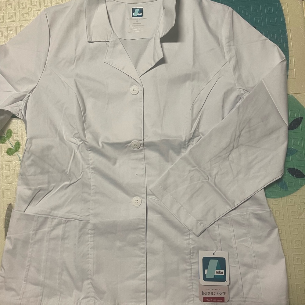 White Button-Up Lab Coat - Picture 3 of 8